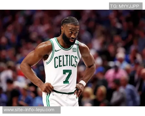 杰伦布朗直言AI泛滥发际线粉蹭对手引发热议